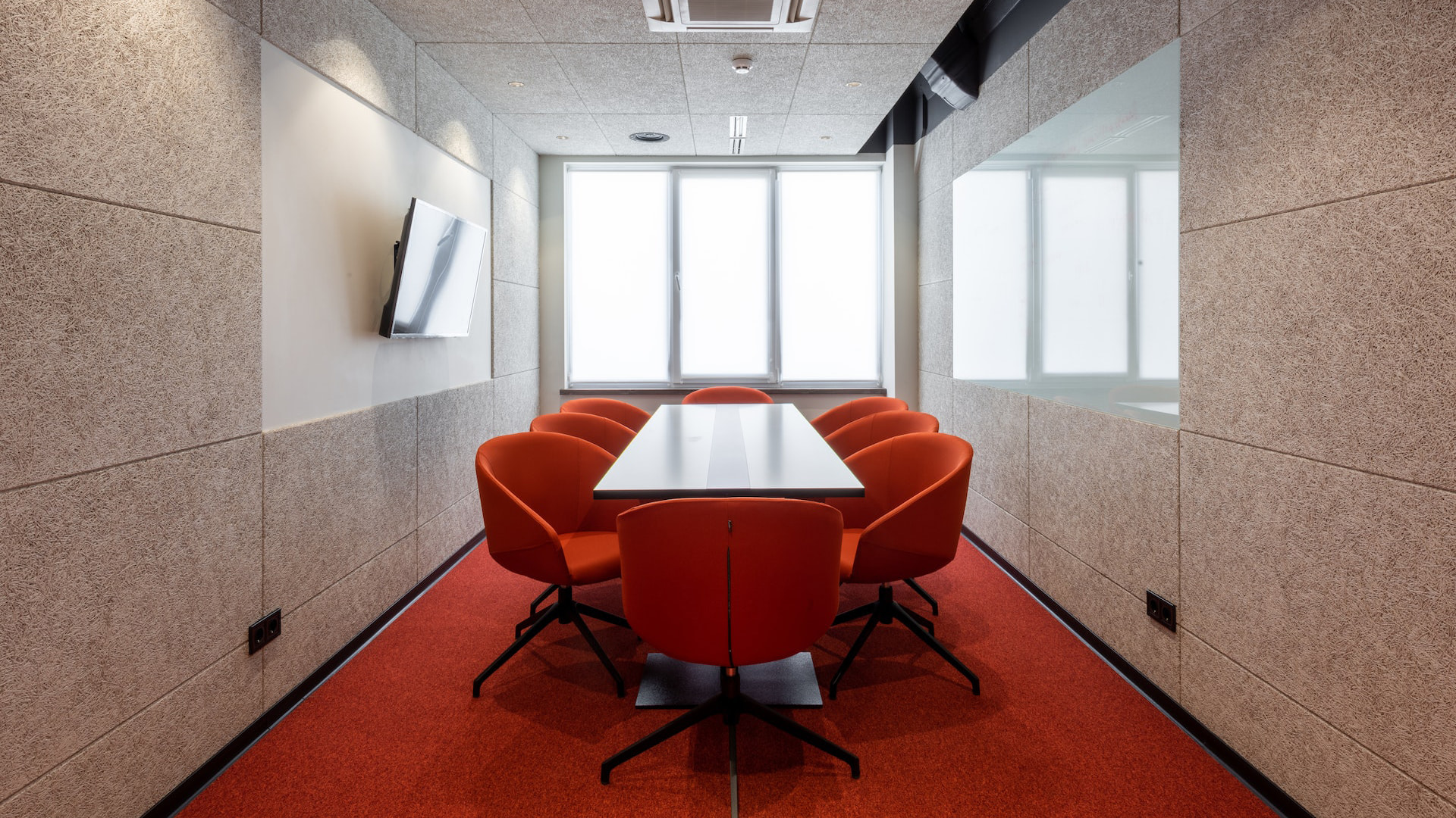 The Clean Network is your partner in maintaining an immaculate, healthy, and productive small office environment in London. We understand that your office is more than just a space. It's a place where creativity thrives, where ideas turn into realities, and where your business grows. That's why we're committed to providing professional, reliable, and high-quality cleaning services tailored to your small office's unique needs.